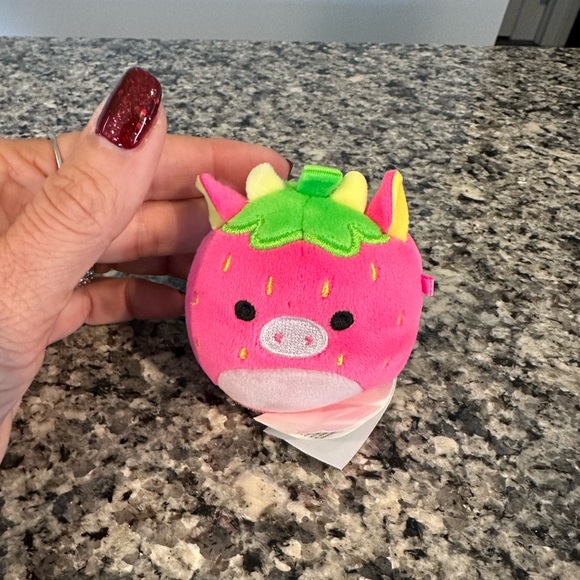 2.5” Cleary the Strawberry Cow Micromallow Squishmallow - Picture 1 of 6
